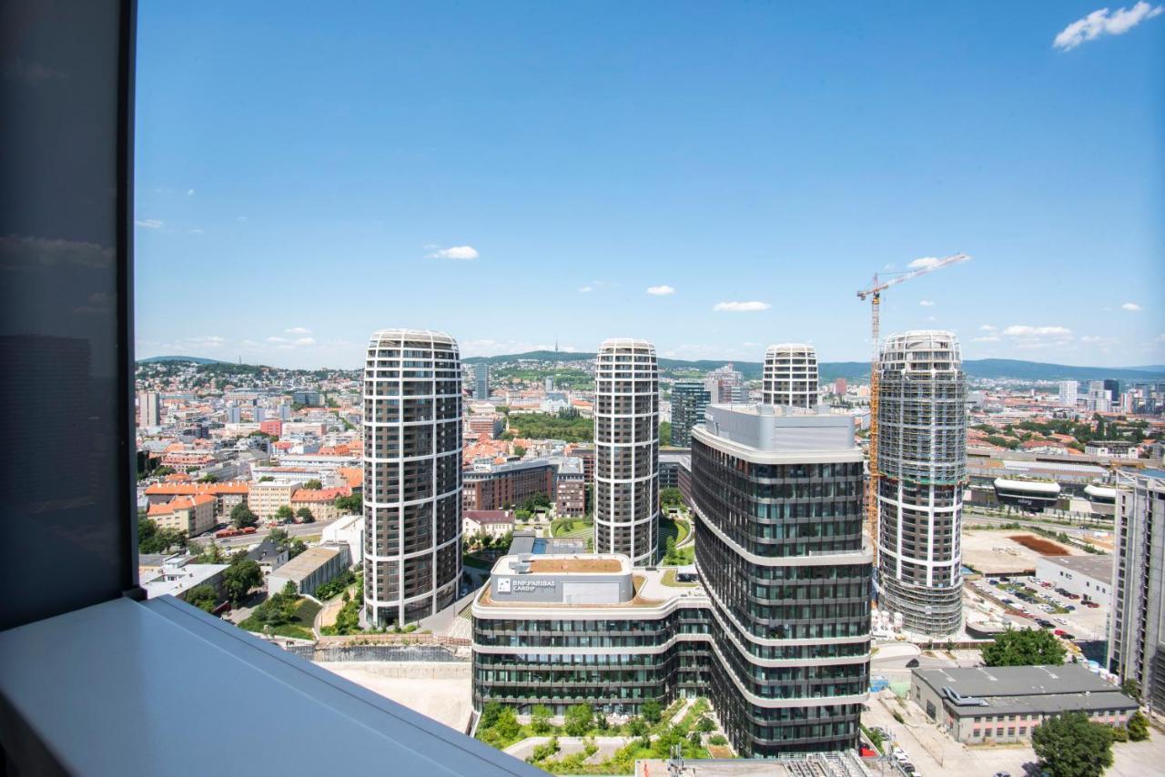 Luxury 1Bdrm On The 28Th Floor Apartment บราติสลาวา ภายนอก รูปภาพ