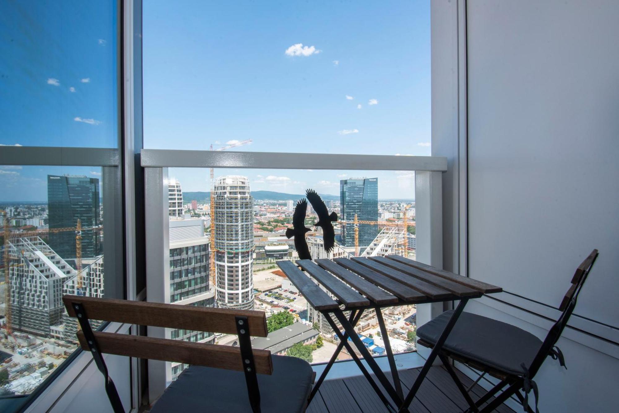 Luxury 1Bdrm On The 28Th Floor Apartment บราติสลาวา ภายนอก รูปภาพ