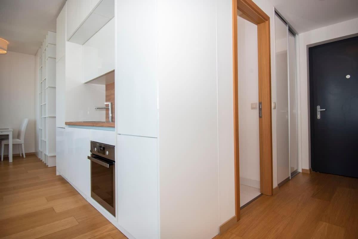 Luxury 1Bdrm On The 28Th Floor Apartment บราติสลาวา ภายนอก รูปภาพ